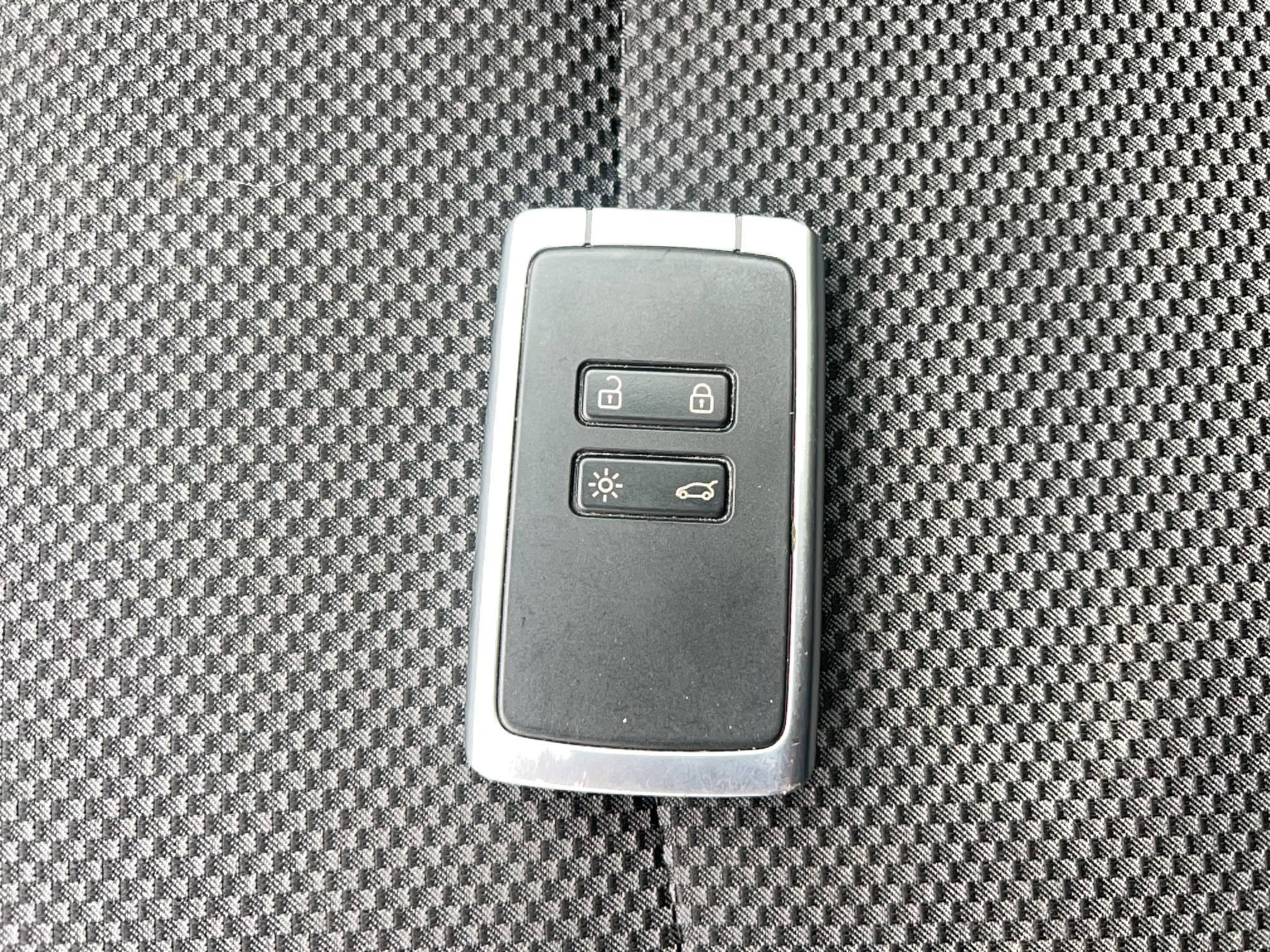 Vente en ligne Renault Megane 4  Blue dCi 115 EDC au prix de 18 491 €