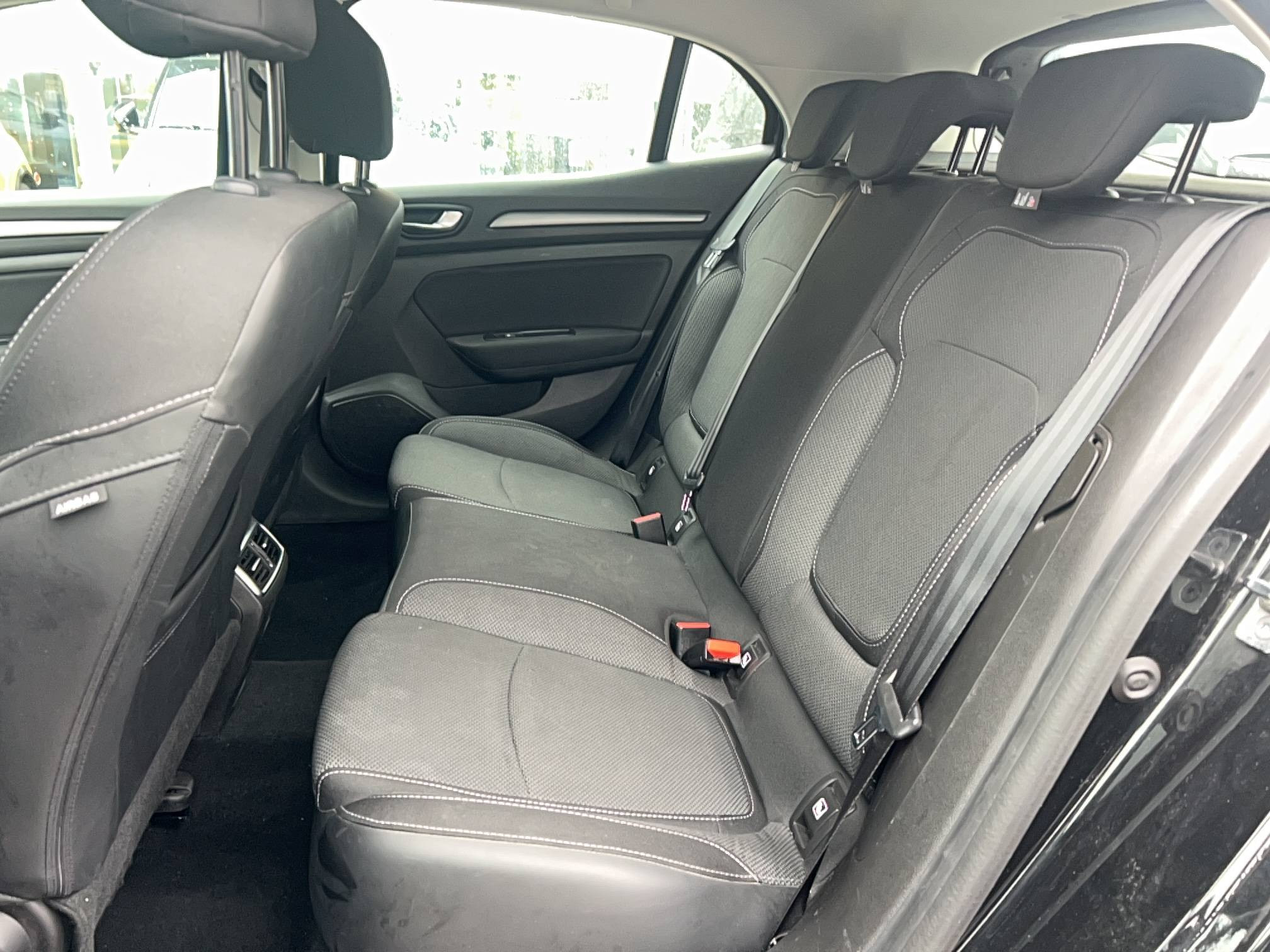 Vente en ligne Renault Megane 4  Blue dCi 115 EDC au prix de 18 491 €