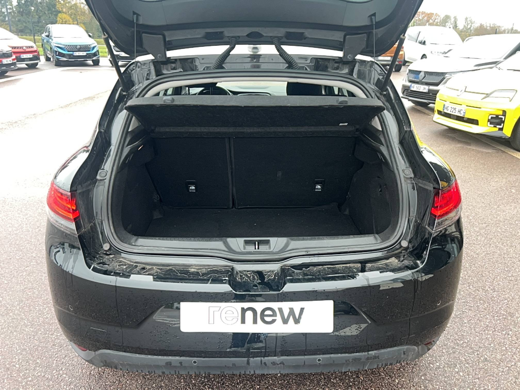 Vente en ligne Renault Megane 4  Blue dCi 115 EDC au prix de 18 491 €