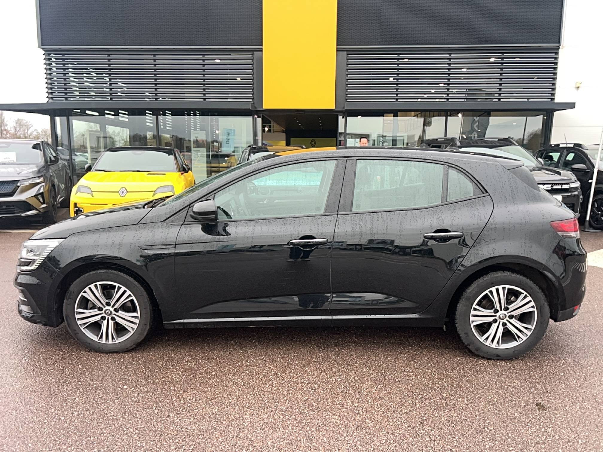 Vente en ligne Renault Megane 4  Blue dCi 115 EDC au prix de 18 491 €