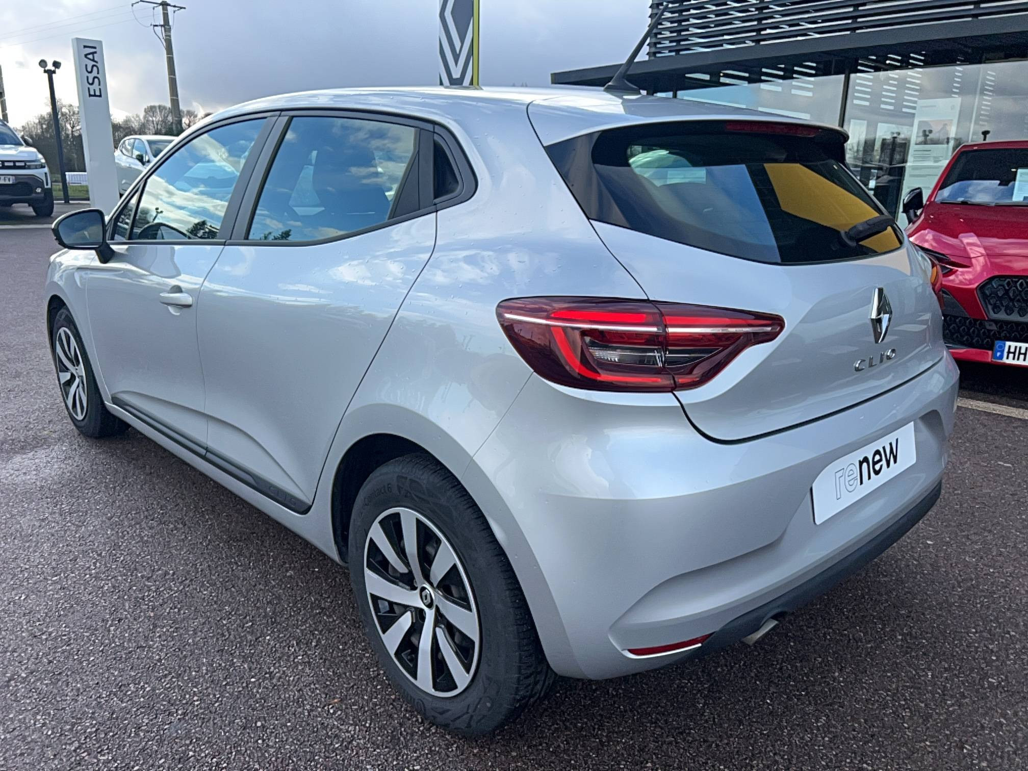 Vente en ligne Renault Clio 5 Clio TCe 90 au prix de 14 991 €