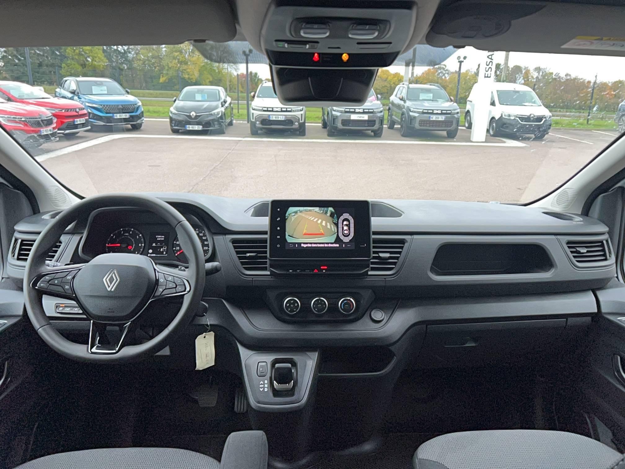 Vente en ligne Renault Trafic Cabine Approfondie TRAFIC CA L2H1 3T BLUE DCI 150 AUTO au prix de 37 490 €