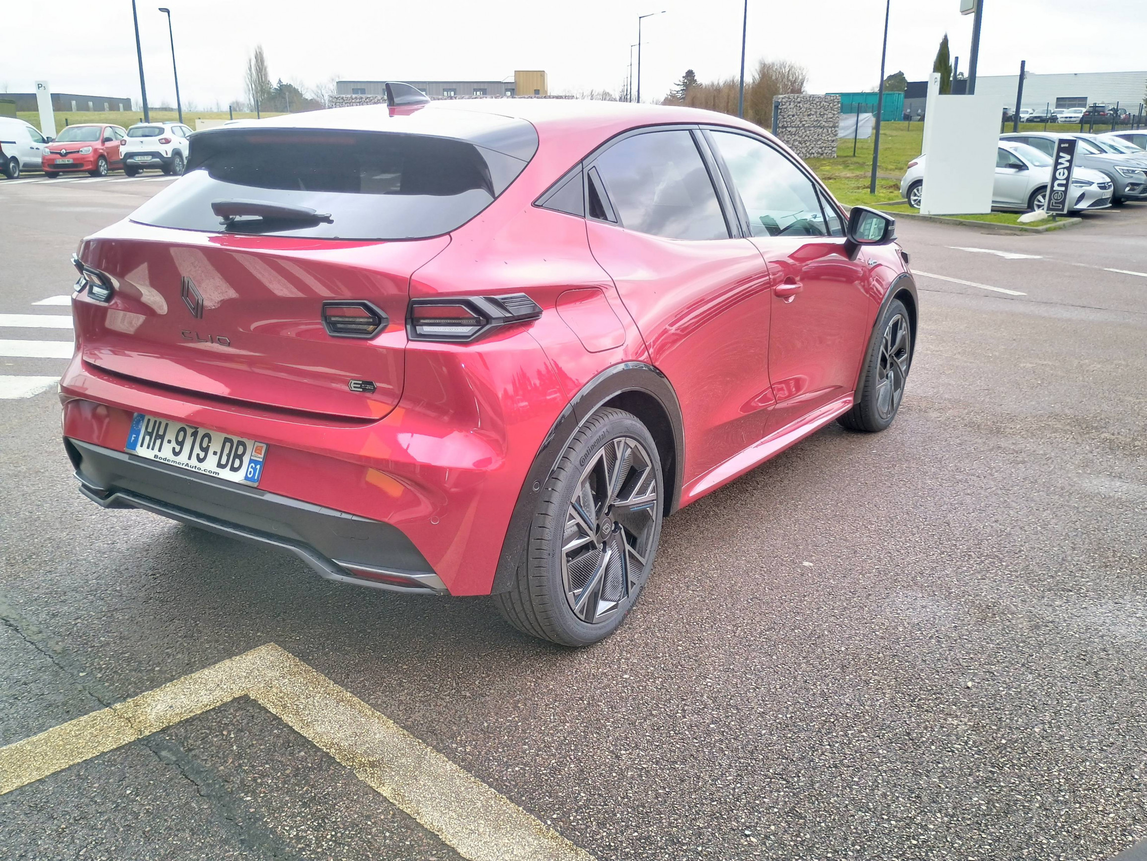 Vente en ligne Renault Clio 6 Clio E-Tech full hybrid 160 ch au prix de 28 800 €