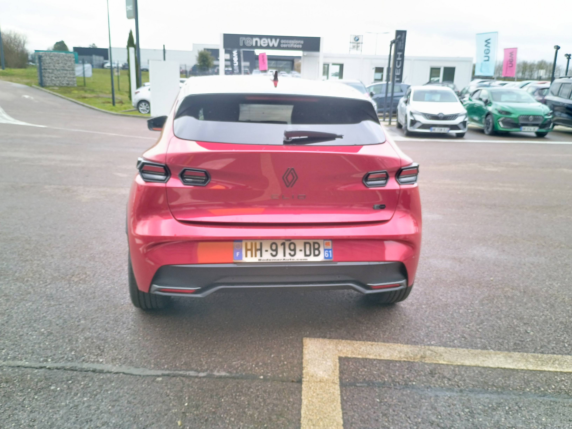 Vente en ligne Renault Clio 6 Clio E-Tech full hybrid 160 ch au prix de 28 800 €