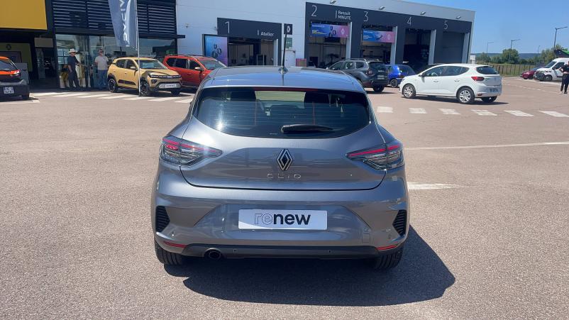 Vente en ligne Renault Clio 5 Clio dCi 100 au prix de 18 791 €