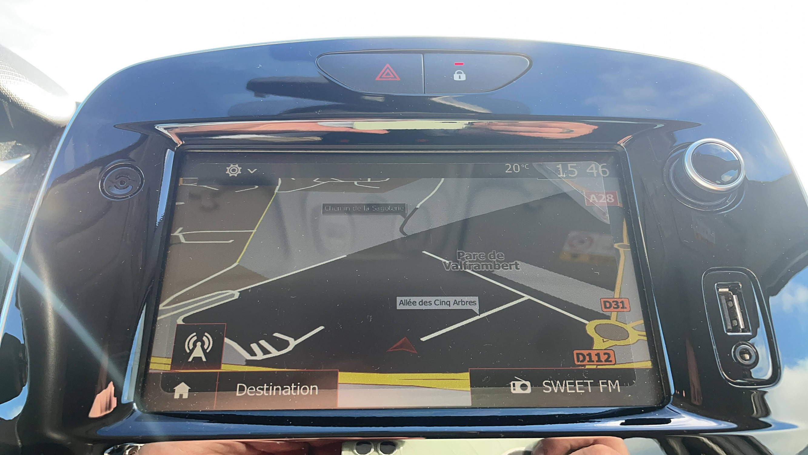 Vente en ligne Renault Clio 4 Clio dCi 90 E6C au prix de 11 790 €