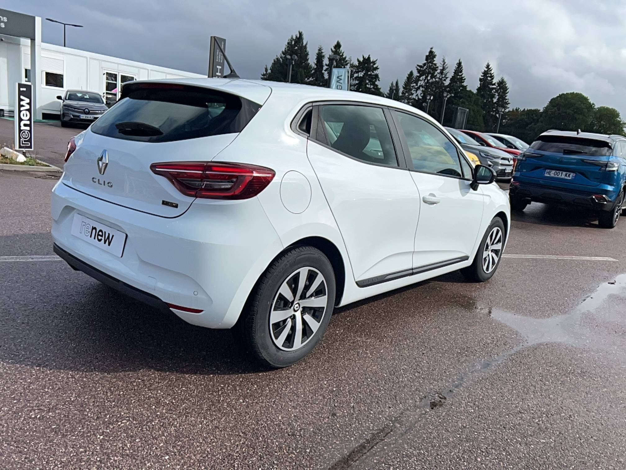 Vente en ligne Renault Clio 5 Clio E-Tech full hybrid 145 au prix de 16 191 €