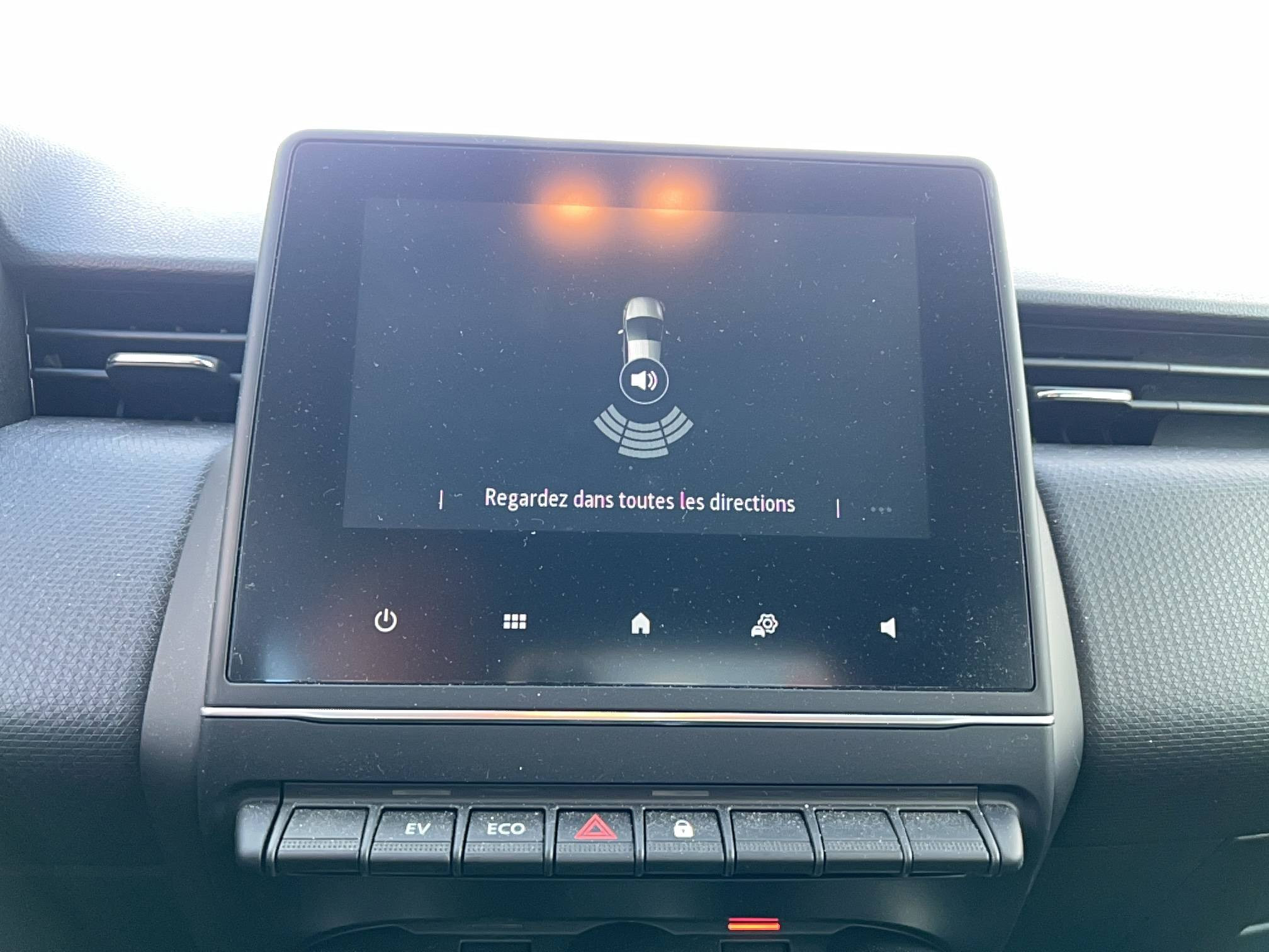 Vente en ligne Renault Clio 5 Clio E-Tech full hybrid 145 au prix de 16 191 €