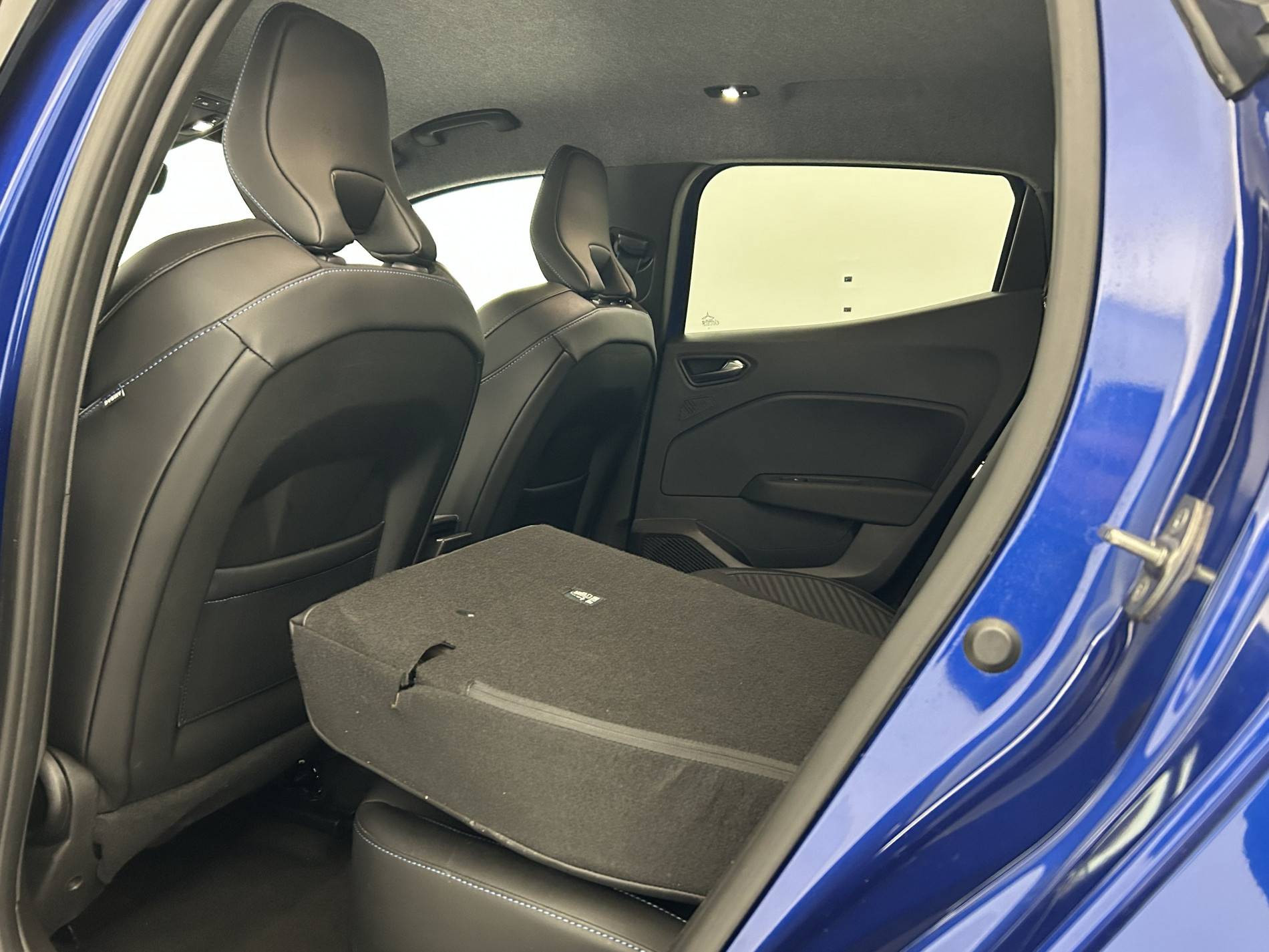 Vente en ligne Renault Clio 5 Clio E-Tech full hybrid 145 au prix de 21 991 €