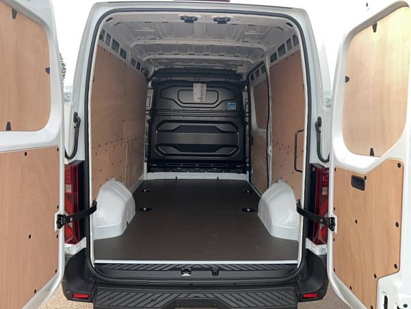 Vente en ligne Renault Master MASTER FGN TRAC 3T5 L2H2 BLUE DCI 150 au prix de 35 697 €