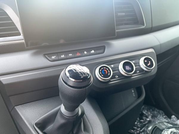 Vente en ligne Renault Master MASTER FGN TRAC 3T5 L2H2 BLUE DCI 150 au prix de 35 697 €