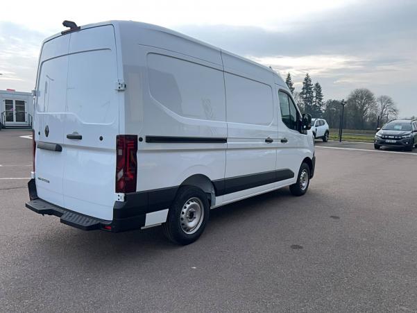 Vente en ligne Renault Master MASTER FGN TRAC 3T5 L2H2 BLUE DCI 150 au prix de 35 997 €