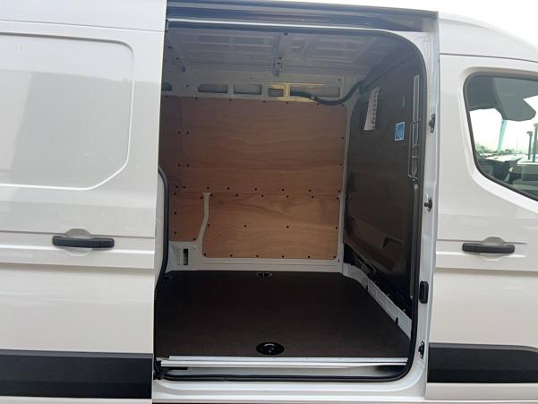 Vente en ligne Renault Master MASTER FGN TRAC 3T5 L2H2 BLUE DCI 150 au prix de 35 697 €