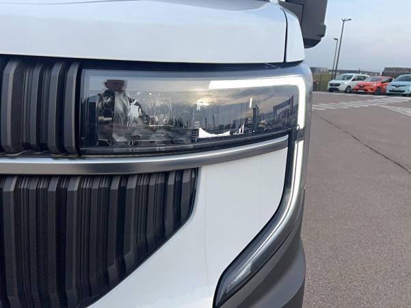 Vente en ligne Renault Master MASTER FGN TRAC 3T5 L2H2 BLUE DCI 150 au prix de 35 697 €