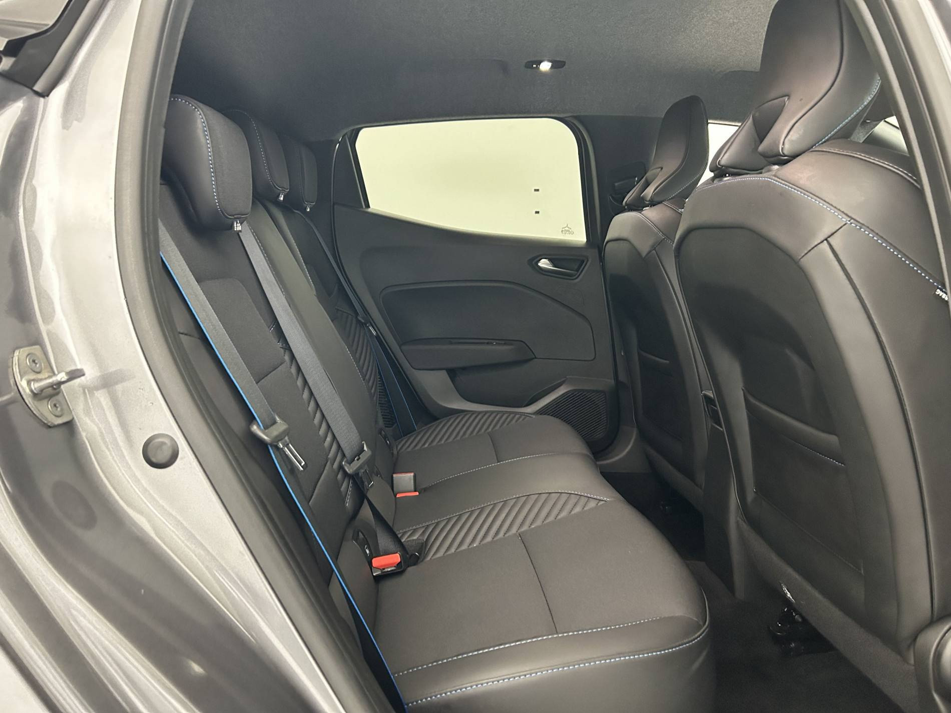 Vente en ligne Renault Clio 5 Clio E-Tech full hybrid 145 ch GSR2 au prix de 23 199 €