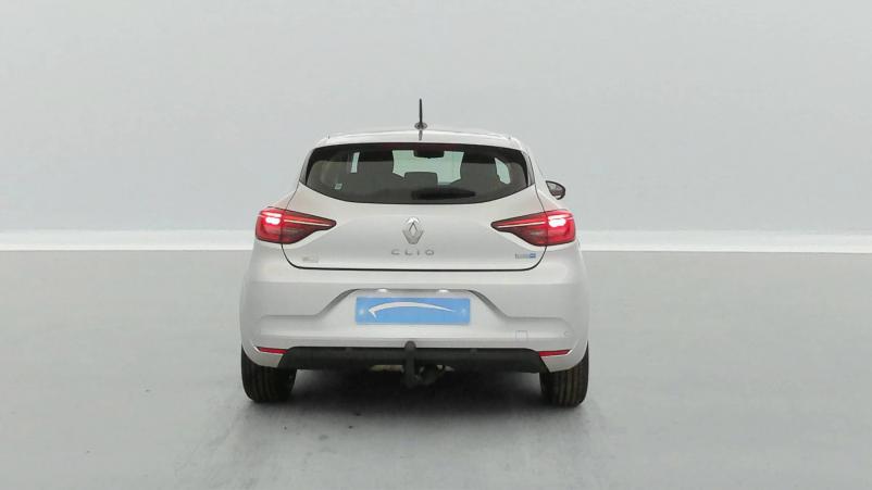 Vente en ligne Renault Clio 5 Clio E-Tech 140 - 21N au prix de 16 679 €