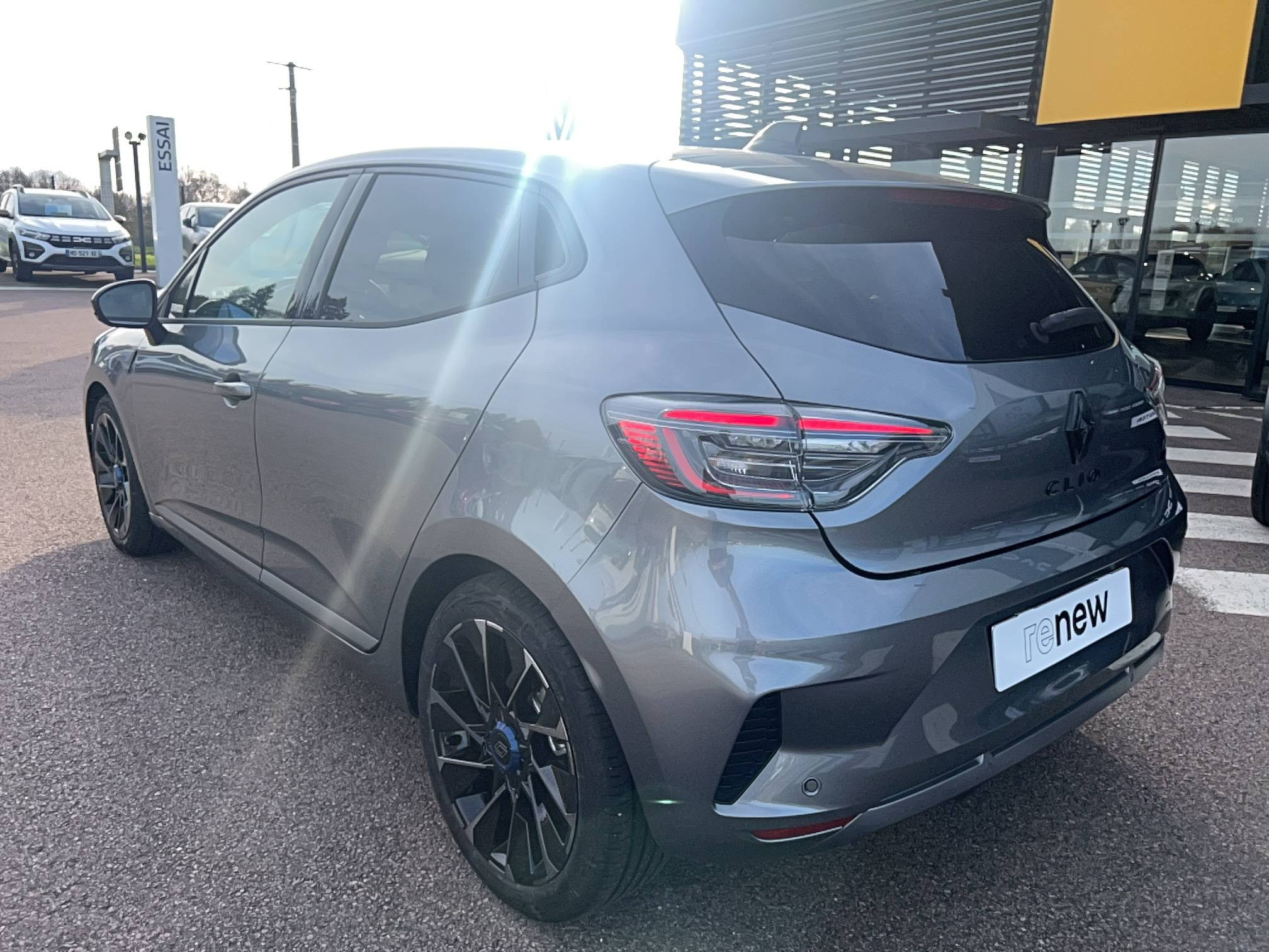 Vente en ligne Renault Clio 5 Clio E-Tech full hybrid 145 ch GSR2 au prix de 22 991 €