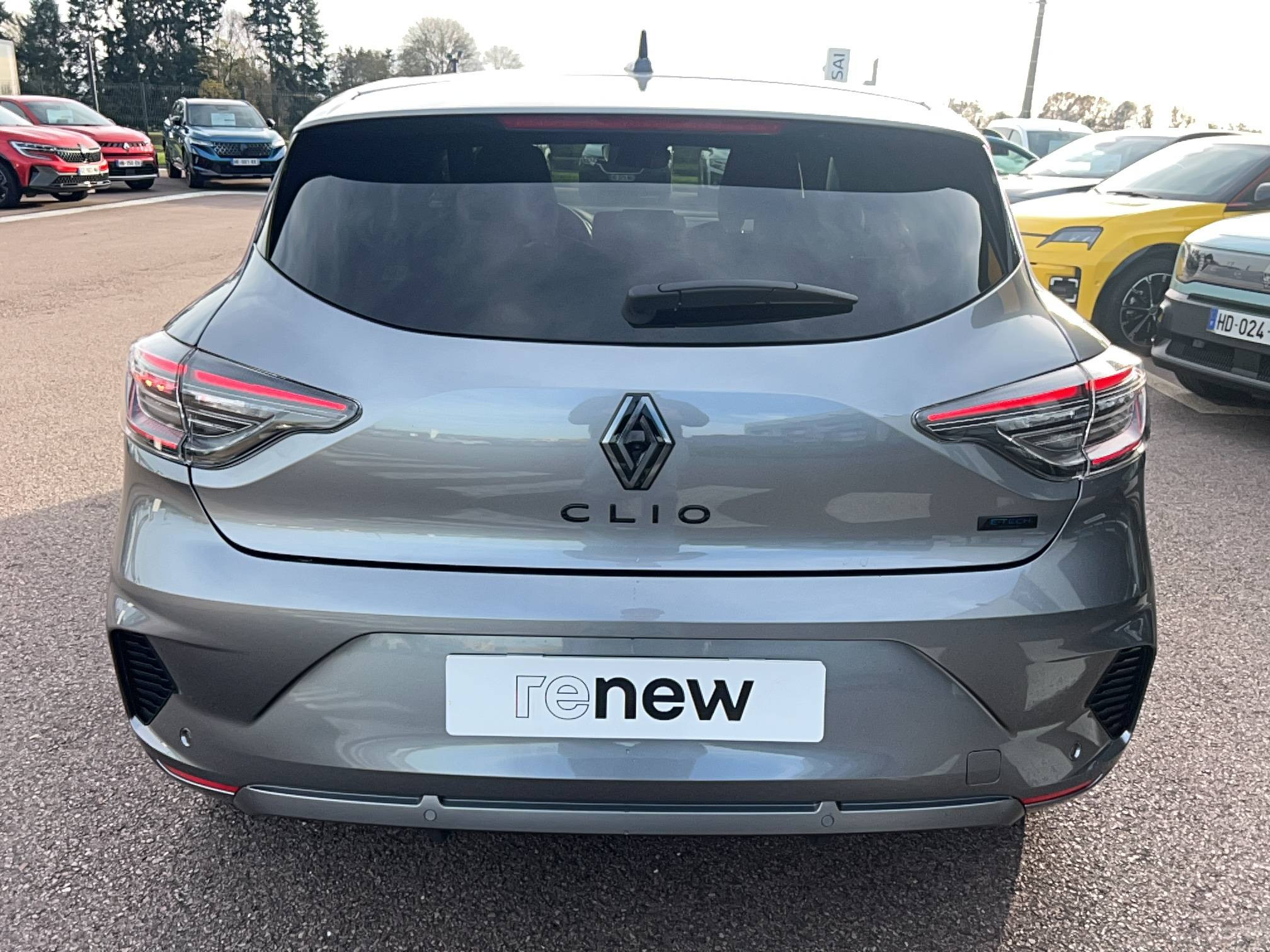 Vente en ligne Renault Clio 5 Clio E-Tech full hybrid 145 ch GSR2 au prix de 22 991 €