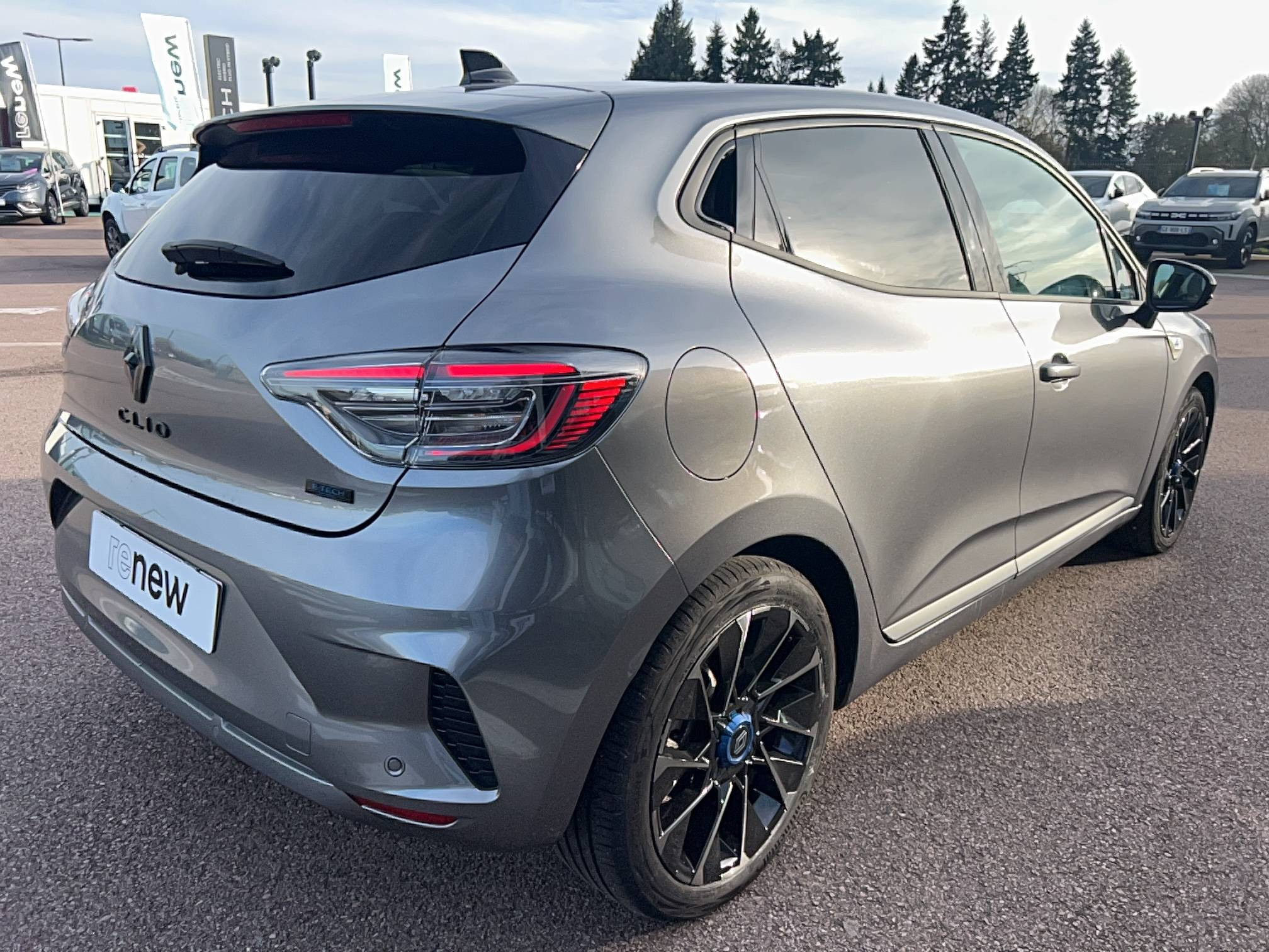 Vente en ligne Renault Clio 5 Clio E-Tech full hybrid 145 ch GSR2 au prix de 22 991 €