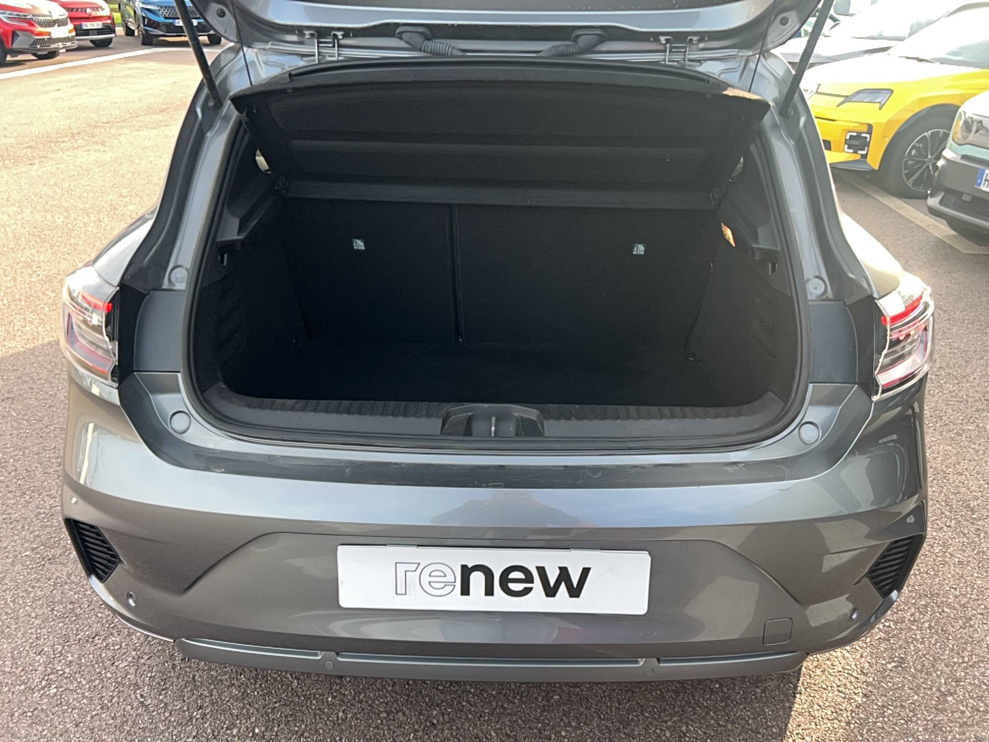 Vente en ligne Renault Clio 5 Clio E-Tech full hybrid 145 ch GSR2 au prix de 22 991 €