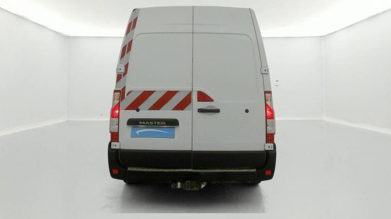 Vente en ligne Renault Master 3 Fourgon MASTER CA L2H2 3.5t 2.3 dCi 110 S&S E6 au prix de 20 239 €