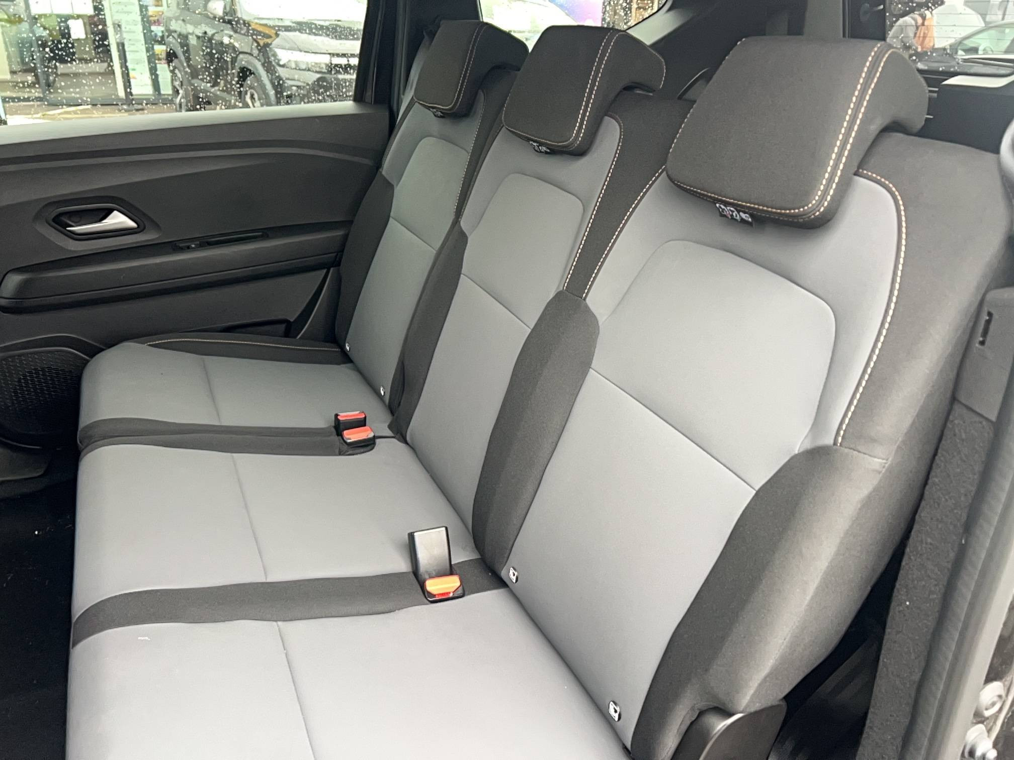 Vente en ligne Dacia Jogger  Hybrid 140 7 places GSR2 au prix de 24 749 €