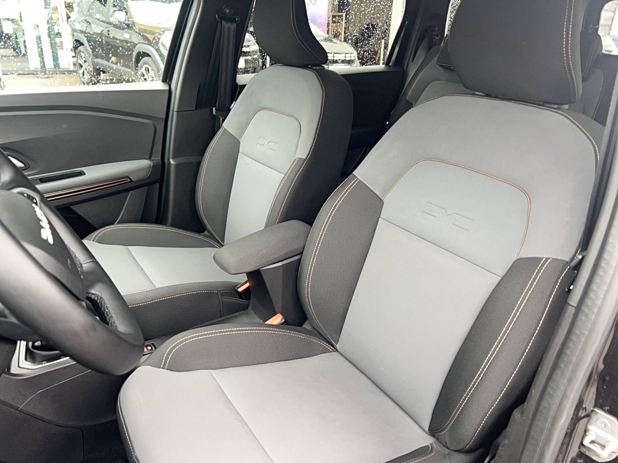 Vente en ligne Dacia Jogger  Hybrid 140 7 places GSR2 au prix de 24 749 €