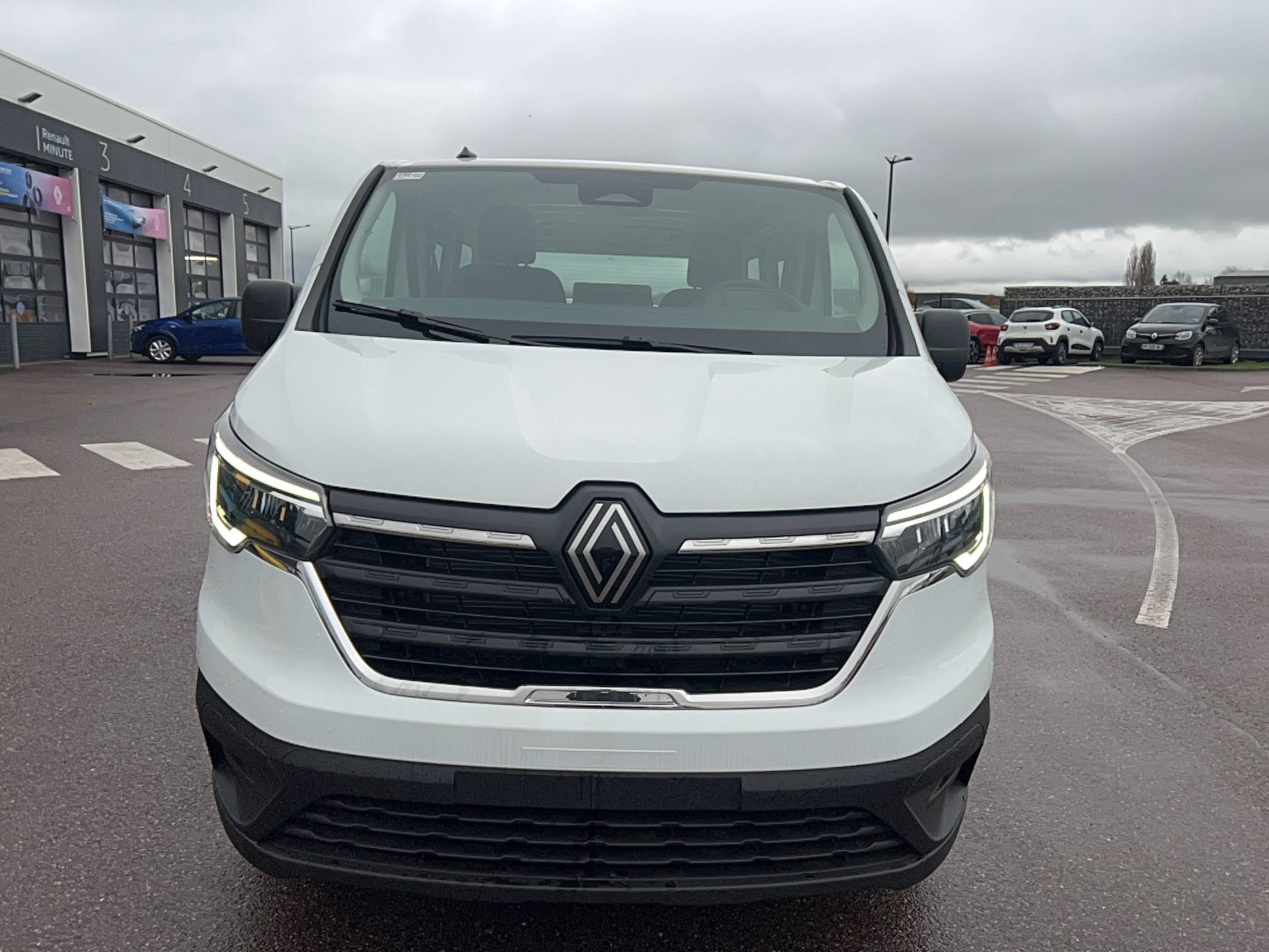 Vente en ligne Renault Trafic 3 Fourgon TRAFIC FGN L1H1 2T8 BLUE DCI 150 EDC GSR2 au prix de 34 749 €