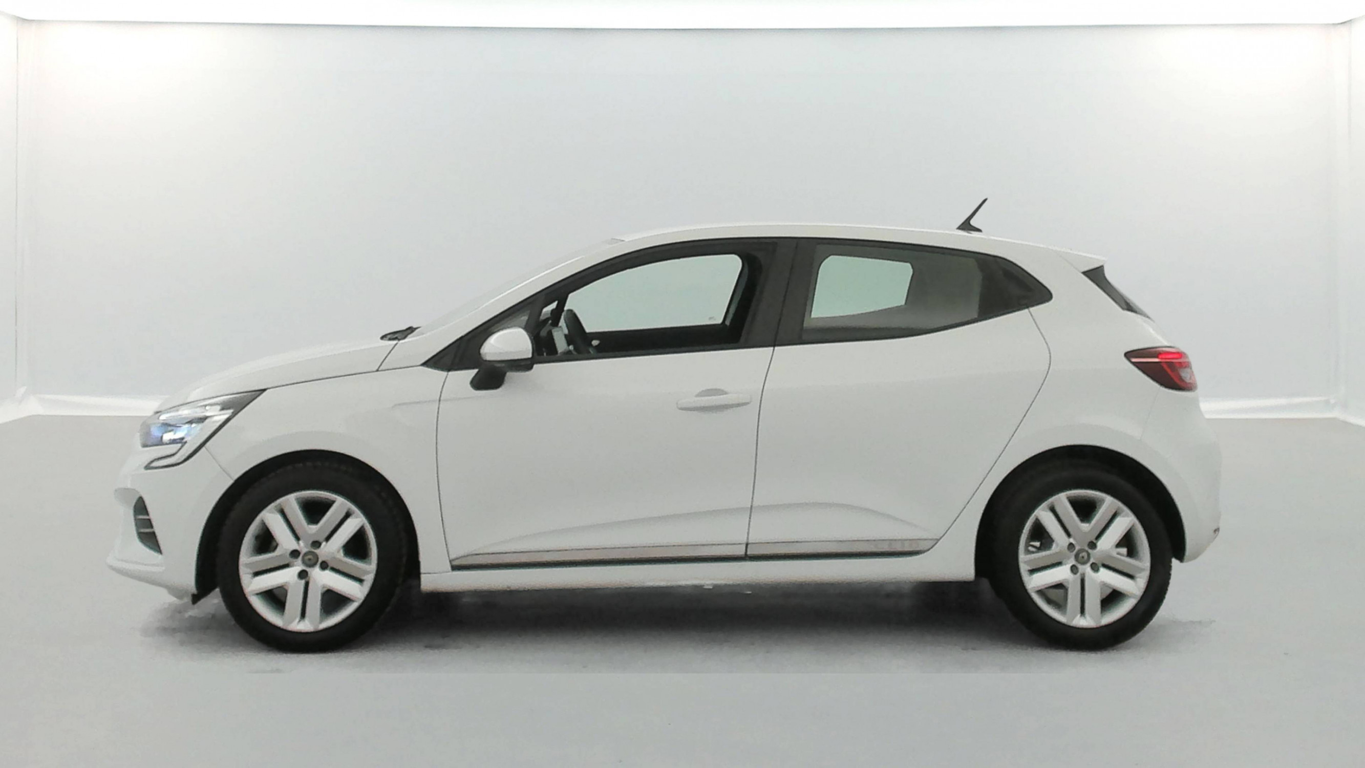 Vente en ligne Renault Clio 5 Clio TCe 90 - 21N au prix de 13 490 €