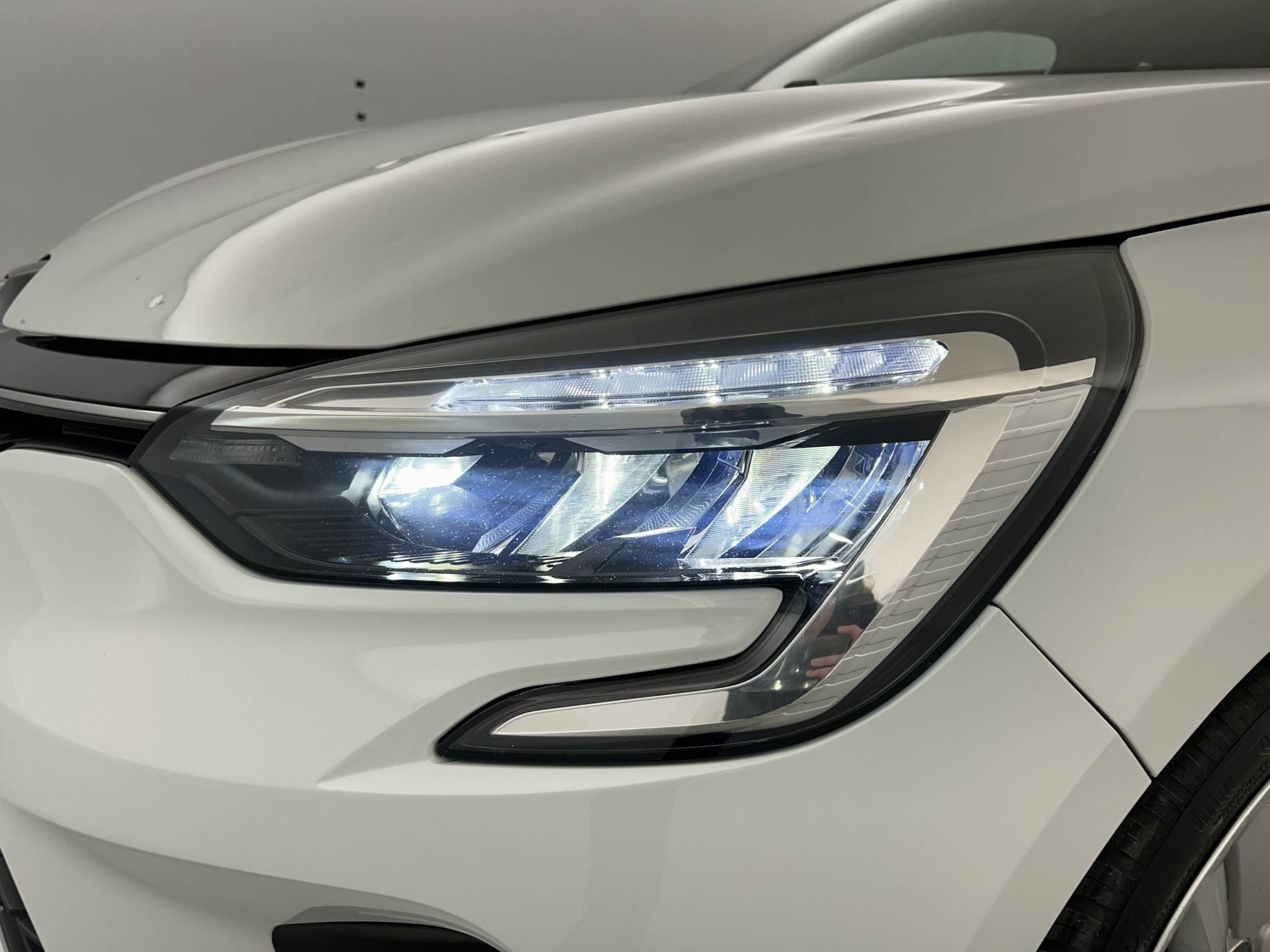 Vente en ligne Renault Clio 5 Clio TCe 90 - 21N au prix de 13 490 €