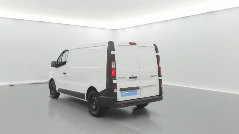 Vente en ligne Renault Trafic 3 Fourgon TRAFIC FGN L1H1 1000 KG DCI 95 E6 au prix de 18 990 €