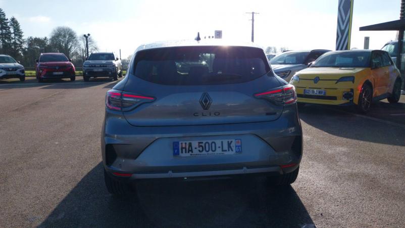 Vente en ligne Renault Clio 5 Clio E-Tech full hybrid 145 au prix de 27 490 €