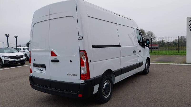 Vente en ligne Renault Master 3 Fourgon MASTER FGN TRAC F3300 L2H2 BLUE DCI 135 au prix de 32 490 €