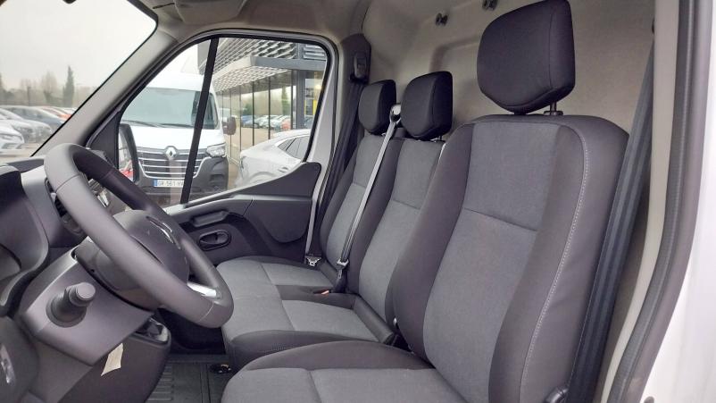 Vente en ligne Renault Master 3 Fourgon MASTER FGN TRAC F3300 L2H2 BLUE DCI 135 au prix de 32 490 €