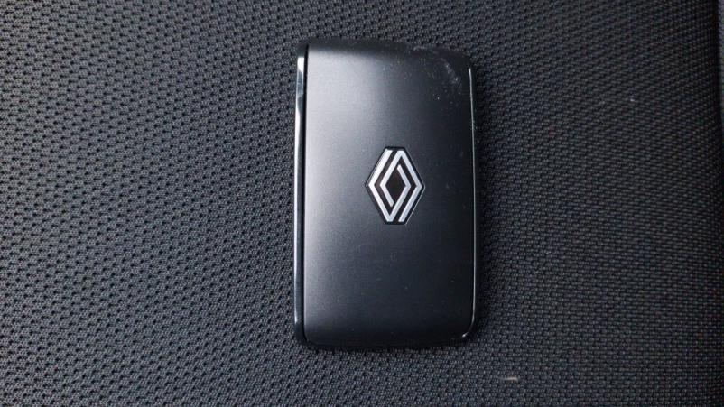Vente en ligne Renault Symbioz  E-Tech full hybrid 145 au prix de 34 990 €