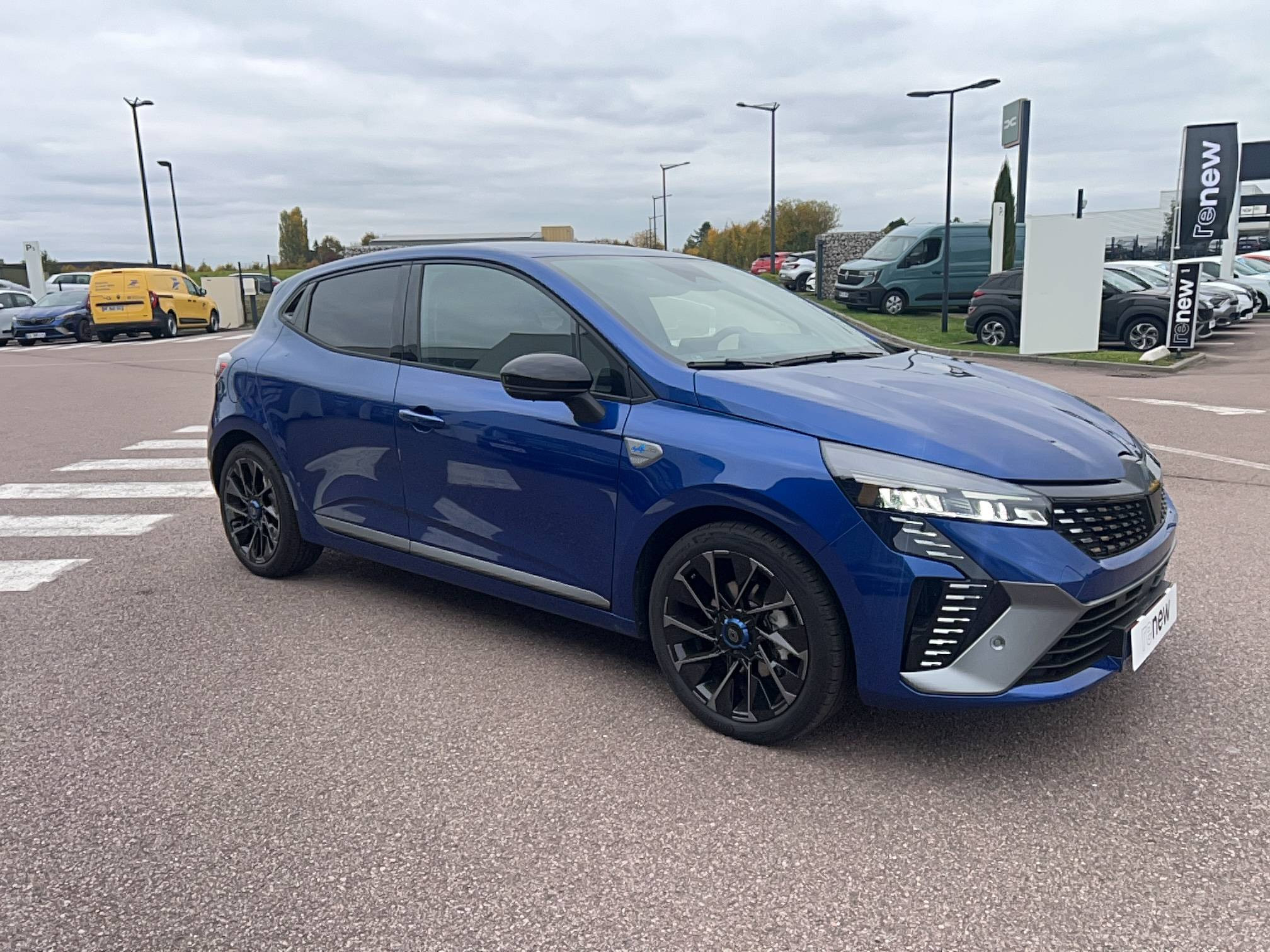 Vente en ligne Renault Clio 5 Clio E-Tech full hybrid 145 ch GSR2 au prix de 23 291 €