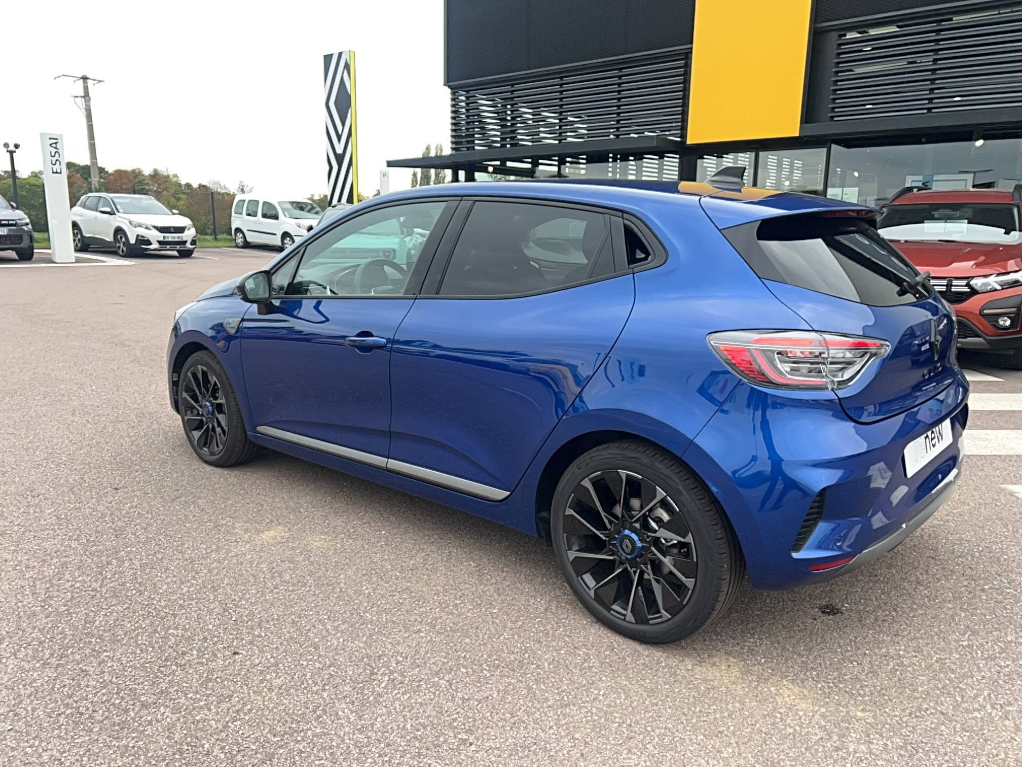 Vente en ligne Renault Clio 5 Clio E-Tech full hybrid 145 ch GSR2 au prix de 23 291 €