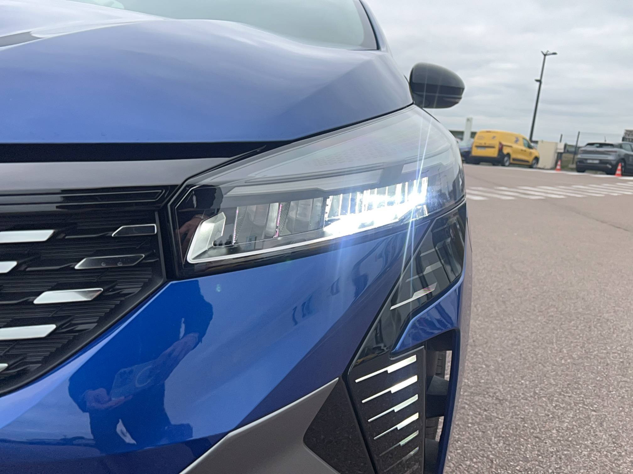 Vente en ligne Renault Clio 5 Clio E-Tech full hybrid 145 ch GSR2 au prix de 23 291 €