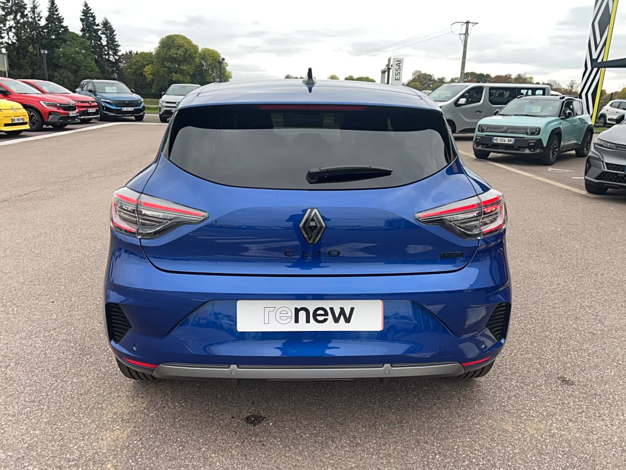 Vente en ligne Renault Clio 5 Clio E-Tech full hybrid 145 ch GSR2 au prix de 23 291 €