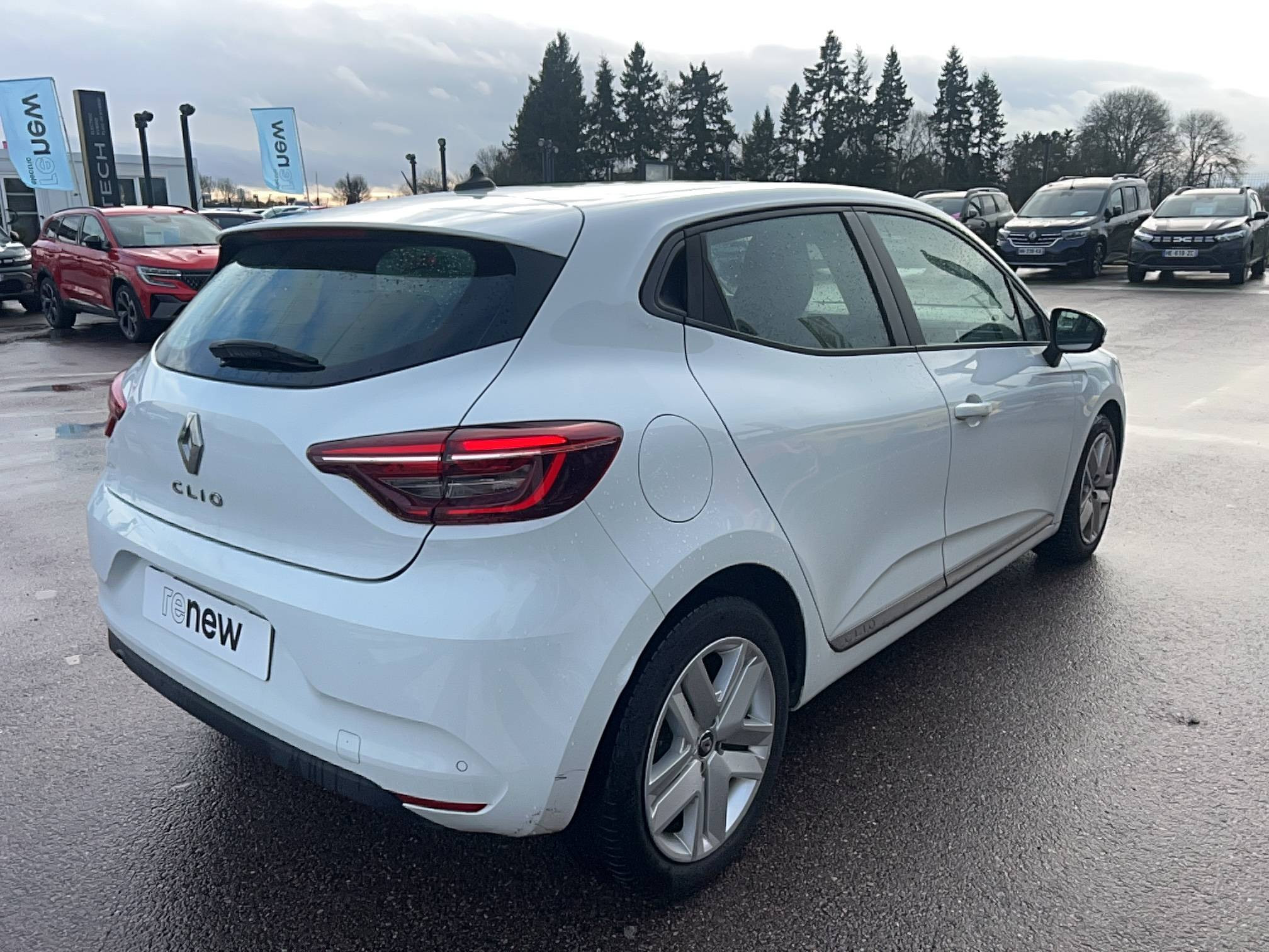 Vente en ligne Renault Clio 5 Clio Blue dCi 100 - 21N au prix de 11 991 €