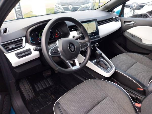 Vente en ligne Renault Clio 5 Clio E-Tech 140 - 21N au prix de 17 749 €