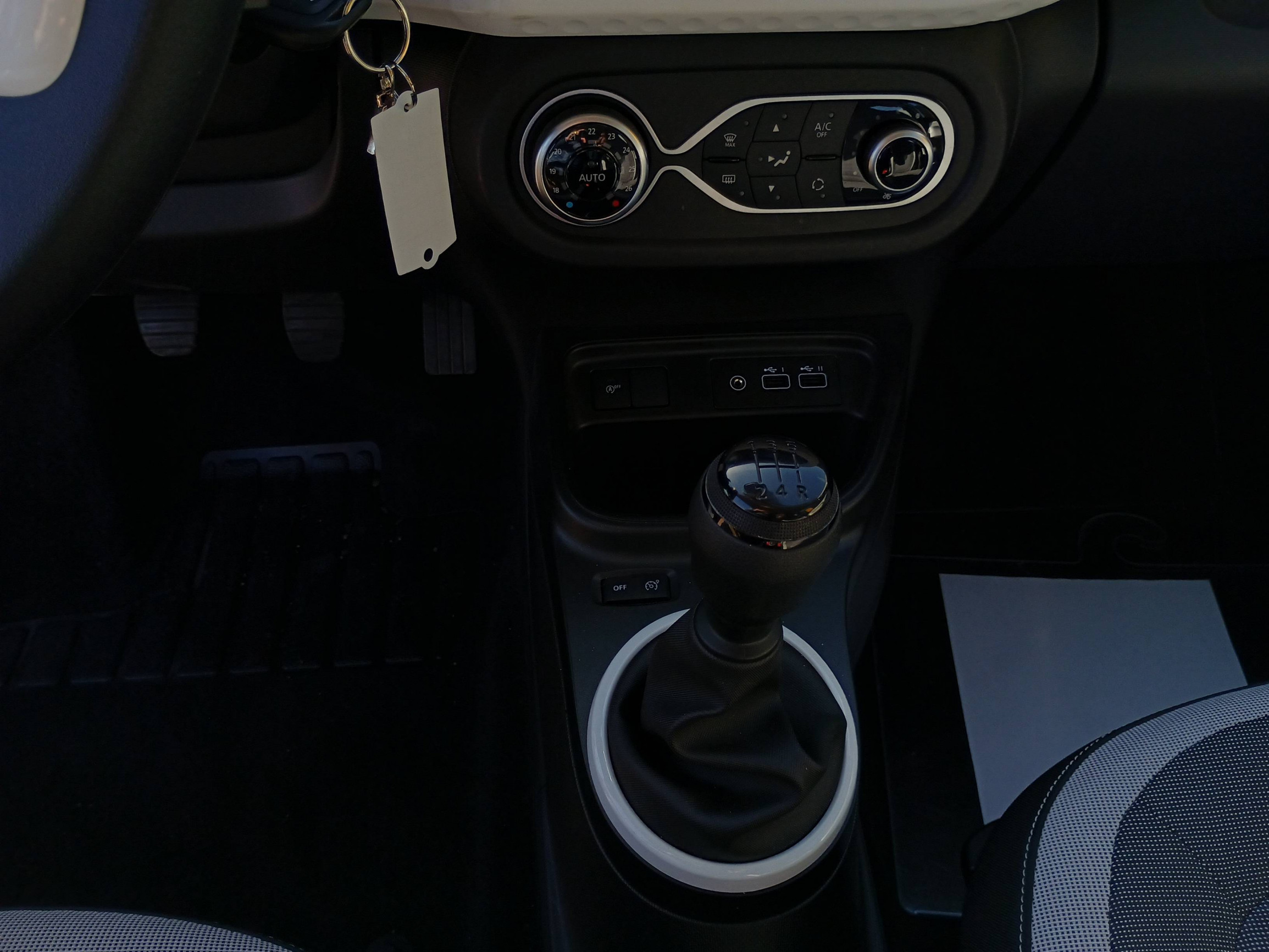 Vente en ligne Renault Twingo 3  SCe 65 au prix de 13 799 €