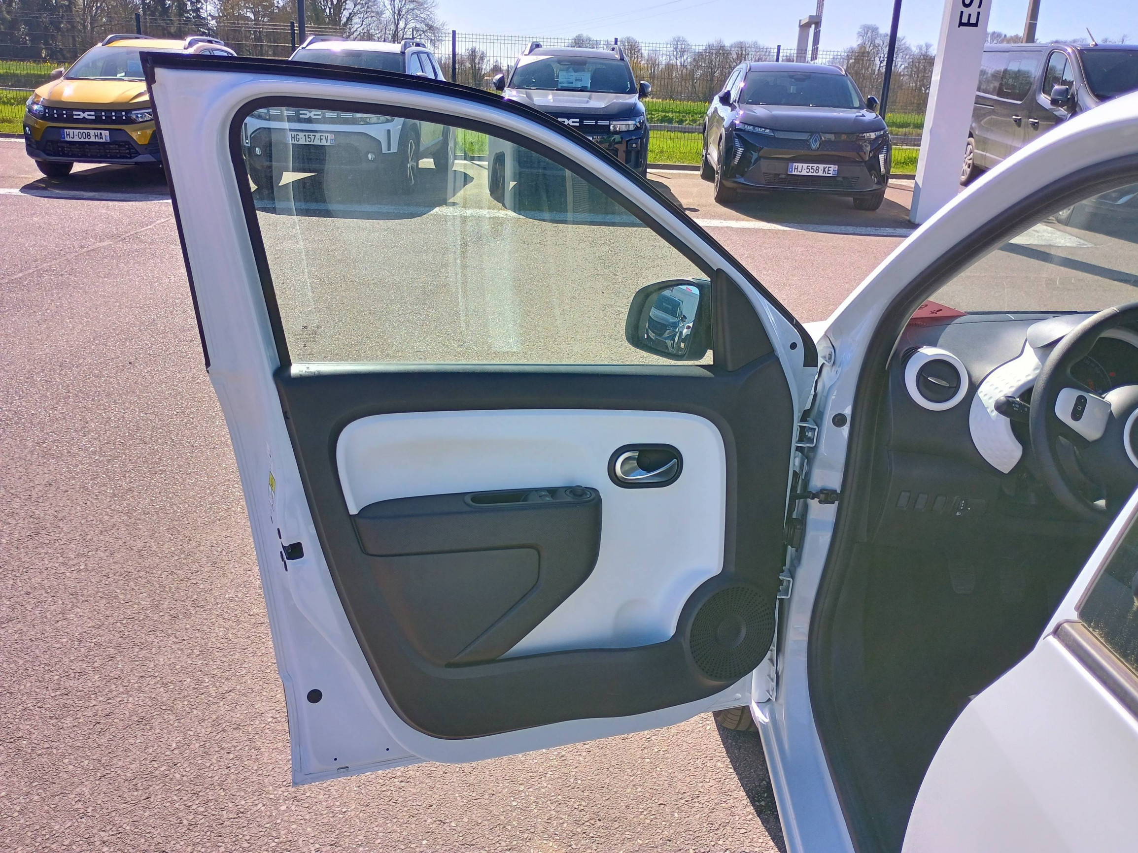 Vente en ligne Renault Twingo 3  SCe 65 au prix de 13 799 €