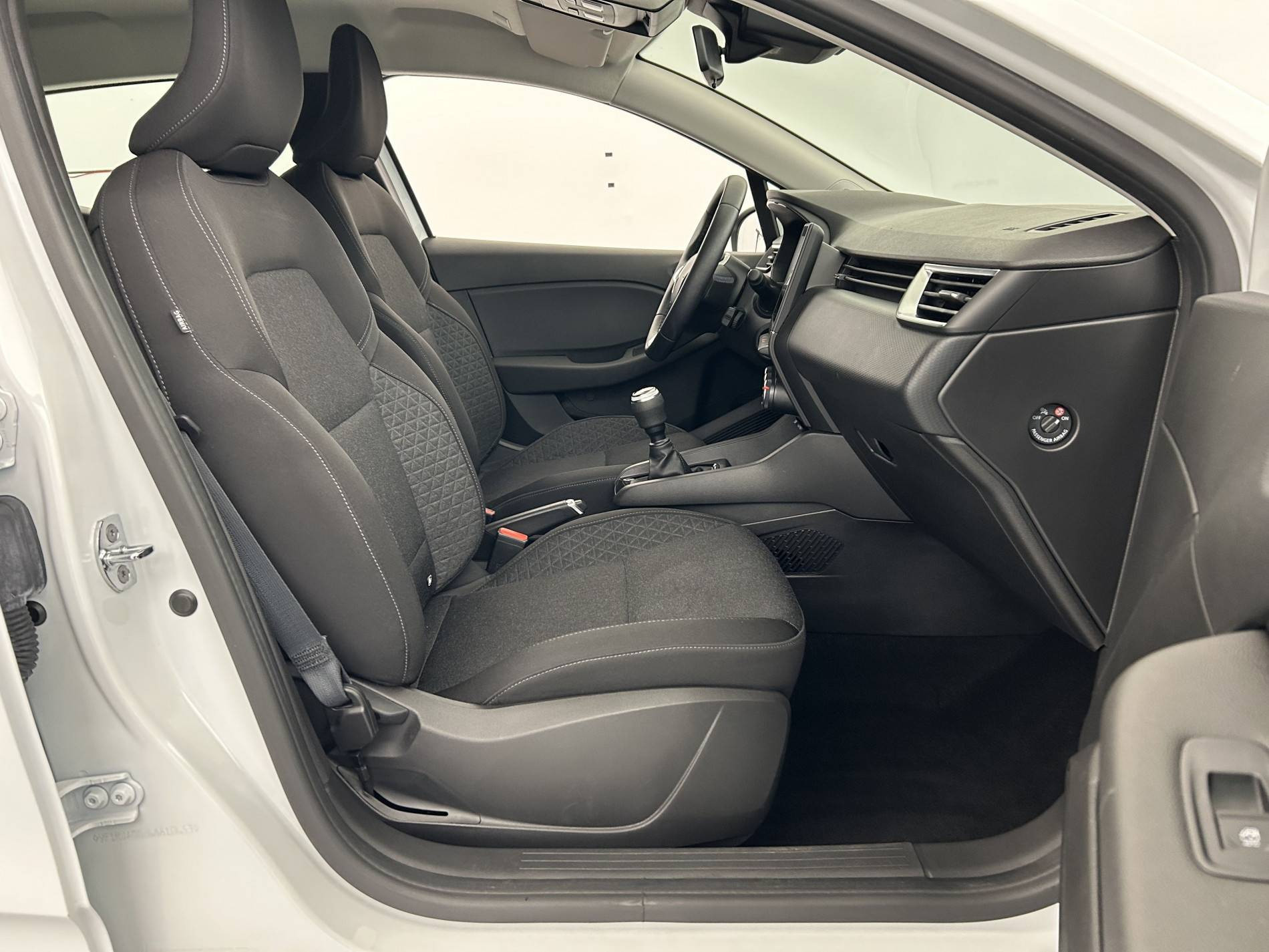 Vente en ligne Renault Clio 5 Clio SCe 65 - 21N au prix de 13 791 €