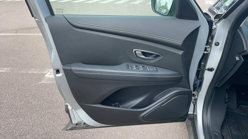 Vente en ligne Renault Grand Scenic 4 Grand Scenic Blue dCi 150 EDC au prix de 19 491 €