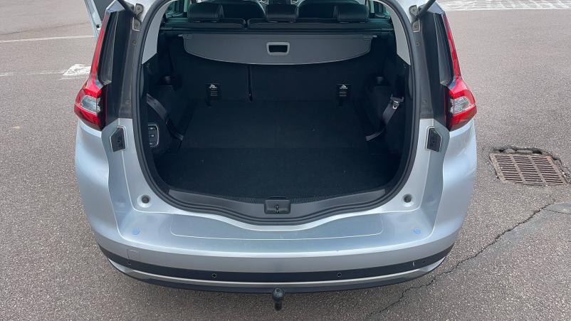 Vente en ligne Renault Grand Scenic 4 Grand Scenic Blue dCi 150 EDC au prix de 19 491 €