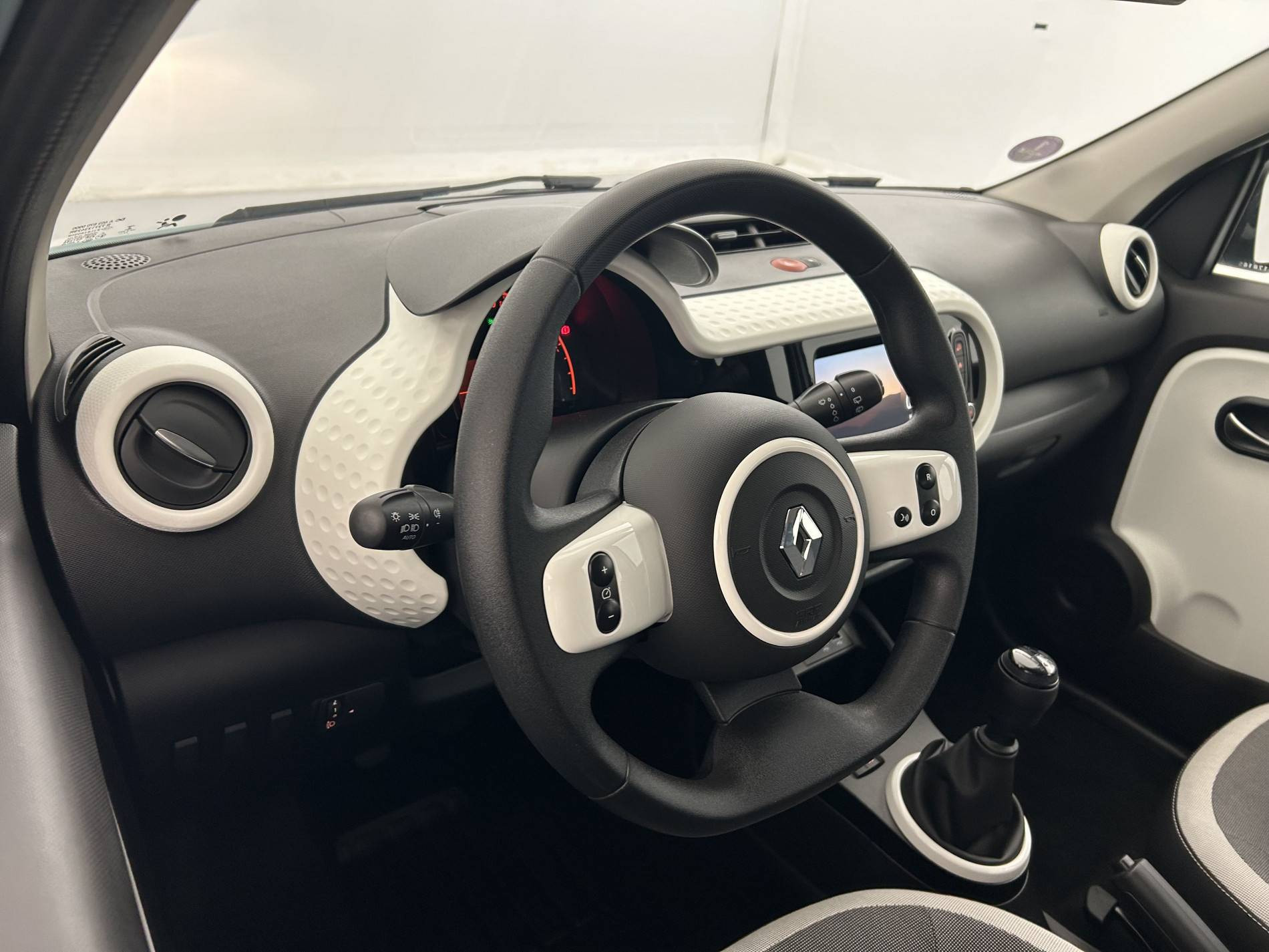 Vente en ligne Renault Twingo 3  SCe 65 au prix de 12 991 €