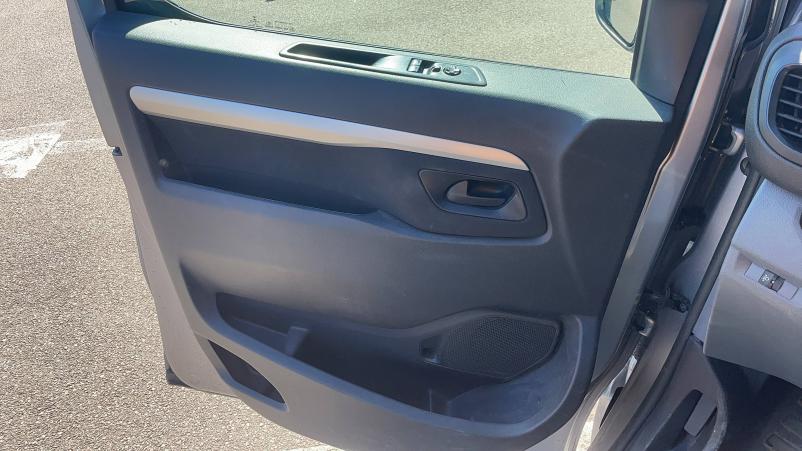 Vente en ligne Peugeot Expert EXPERT FGN TOLE M BLUEHDI 180 S&S EAT8 au prix de 31 491 €