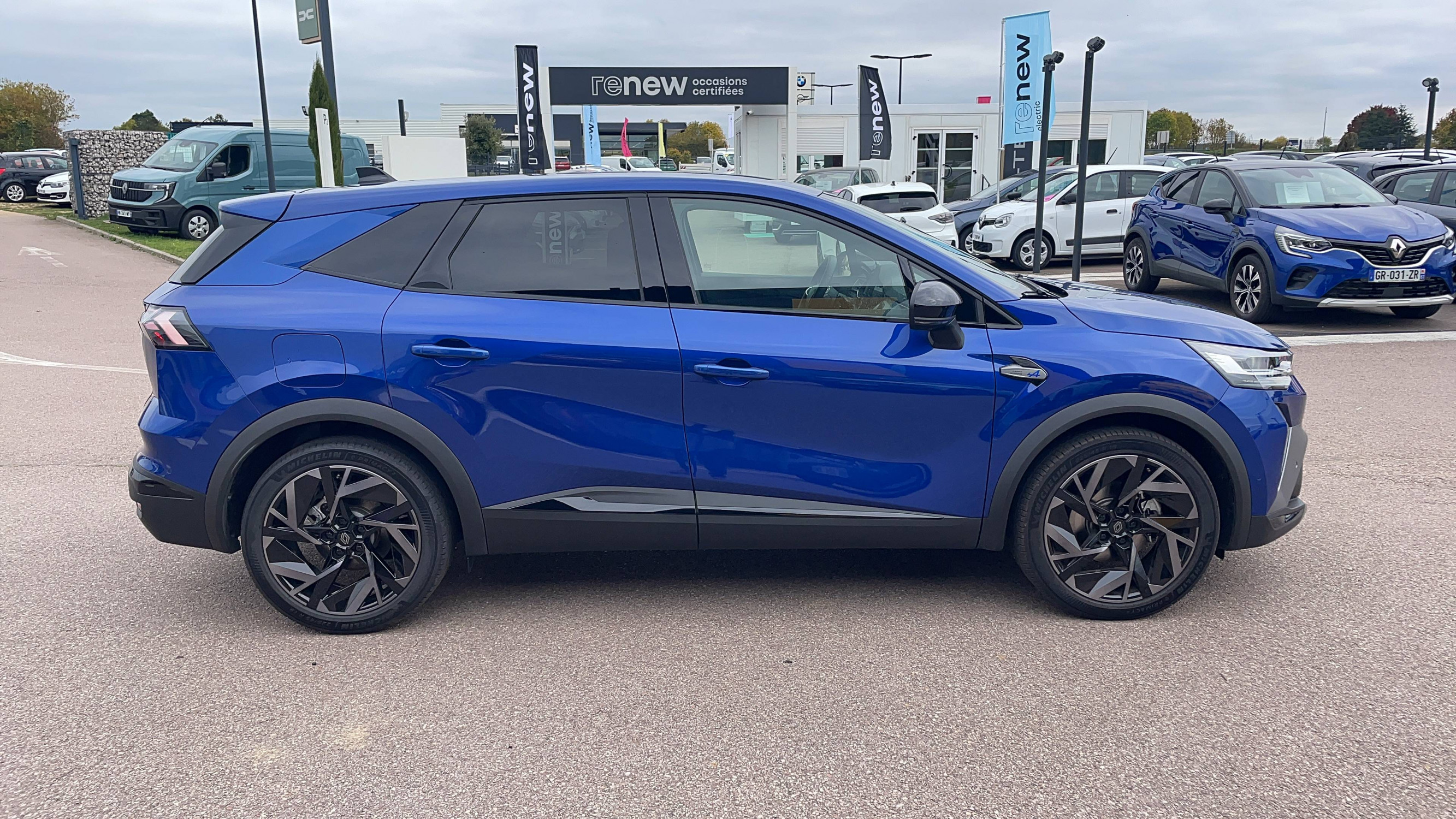 Vente en ligne Renault Symbioz  E-Tech full hybrid 145 au prix de 31 491 €