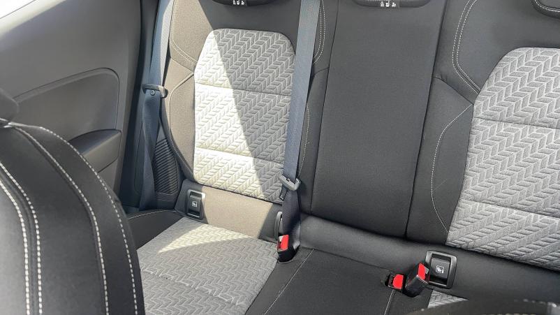 Vente en ligne Renault Clio 5 Clio E-Tech 140 - 21N au prix de 16 941 €